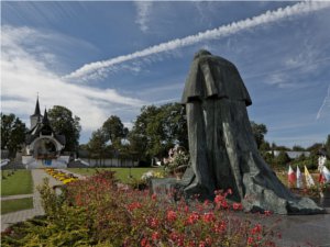 Pomnik Papieża w Ludźmierzu