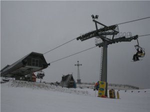 Stacja narciarska na szczycie Czarnej Góry